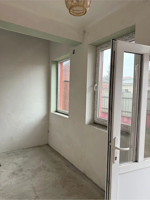 Casa cu mansarda si gradina  - imagine 2