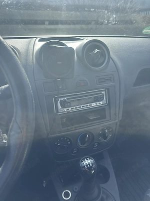 Ford fiesta 2009 1.4, 80 cp masina foarte ingrijita - imagine 5