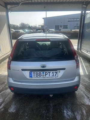 Ford fiesta 2009 1.4, 80 cp masina foarte ingrijita - imagine 2