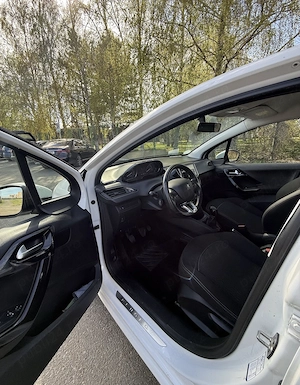 Peugeot 208, 2018, manual, 1.2 benzina