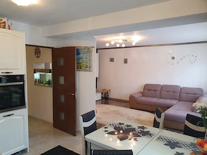 Proprietar,vând apartament decomandat,4 camere, 100 mp, etaj 1 din 4 , în Brașov, cartier Noua .