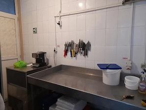 Masa inox lucru cu role si scurgere