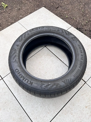 OCAZIE! Set complet anvelope vara KUMHO ECSTA 235/55  R18 100V SUV DOT 5024/ Decembrie 2024 NERULATE - imagine 6