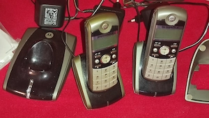 2 telefoane ( fara fir impecabile  MOTOROLA model ME4052-3 pachetul contine cititi cu atentie  in pa