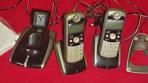 2 telefoane ( fara fir impecabile  MOTOROLA model ME4052-3 pachetul contine cititi cu atentie  in pa - imagine 4