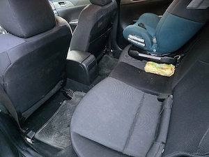   vand subaru impreza - imagine 2