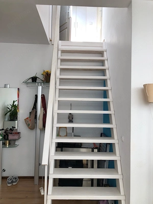 Apartament mansarda, cu scară interioară  - imagine 3