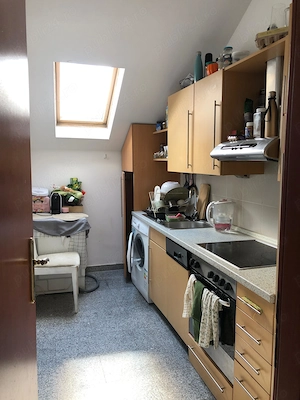 Apartament mansarda, cu scară interioară  - imagine 7