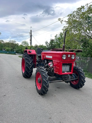 Tractor Universal  600 DT  4x4