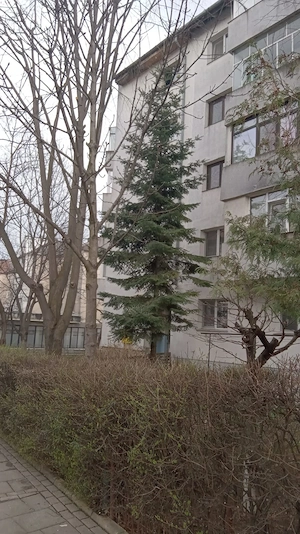 Vand apartament cu 3 camere, str. Savenilor, 68 mp