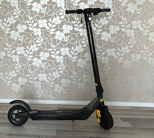 Vând trotineta electrica R8X Lite