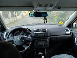 vând skoda fabia 1.4