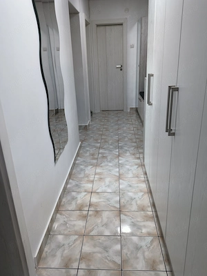 Apartament 2 camere , decomandat , etaj 2 , km 0 ( cu loc parcare ). - imagine 2