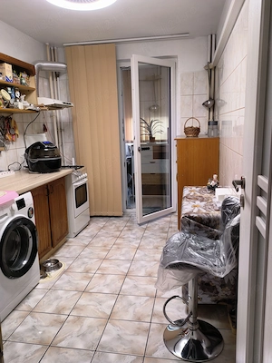 Apartament 2 camere , decomandat , etaj 2 , km 0 ( cu loc parcare ).