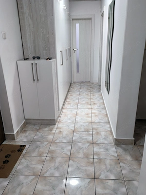 Apartament 2 camere , decomandat , etaj 2 , km 0 ( cu loc parcare ). - imagine 3