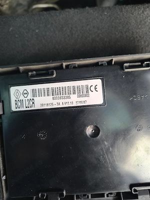 Unitate / Modul / Calculator Confort - BCM - Renault Clio 3 - 8200652285 - imagine 2
