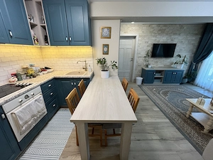 Apartament cu 3 camere, Borhanci, parcare subterana, balcon panoramic, 10 minute de centru