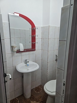 Închiriez apartament cu 3 camere, lângă Parcul Florilor  - imagine 5