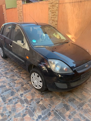 vind sau dezmembrez Ford Fiesta 2007 benzina 1.3 motor defect - imagine 2