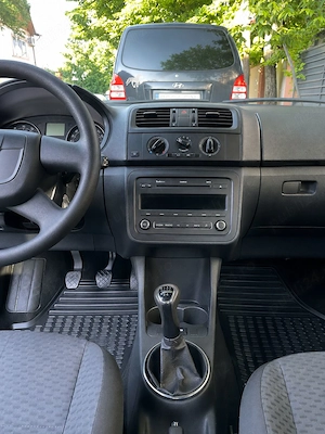 Skoda Fabia 2011, euro 5 - imagine 8
