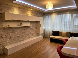 Apartament 2 camere de vanzare + loc de parcare inclus