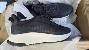 Sneakers Boss noi, nepurtati