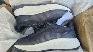 Sneakers Boss noi, nepurtati