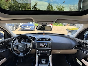 Jaguar XE  2015  - imagine 2
