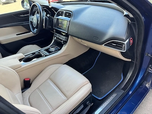 Jaguar XE  2015  - imagine 5