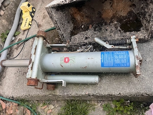 Cric hidraulic industrial,în două trepte  Cric hidraulic industrial,în două trepte (“1. Stufe 14000 