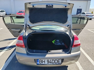 Renault Megane II Sedan 1.6 16V benzina   2007 - imagine 4
