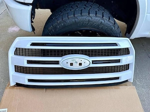 Ansamblu auto Ford Super Duty F 550 din 2016 - imagine 2