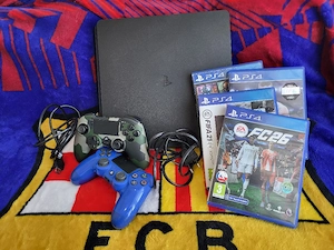 Vând PlayStation 4