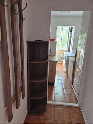 inchiriez garsoniera 25 metri patrati etajul 3 strada cosmonautilor .Pret 170 euro plus garantie