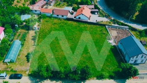 Teren intravilan 2000 mp - Tocile, vedere panoramică spre munte și pădure - imagine 5