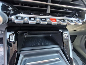 Peugeot 2008 1.2 PURE TECH 131 CP 2020 ALLURE,Led,Piele,Navi 3D,Touch,Climatronic,Camera,Jante 17". - imagine 13