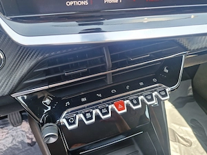 Peugeot 2008 1.2 PURE TECH 131 CP 2020 ALLURE,Led,Piele,Navi 3D,Touch,Climatronic,Camera,Jante 17". - imagine 12