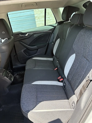 Skoda Scala Style 2020   1.0 TSI, cutie manuala, intretinuta foarte bine - imagine 4
