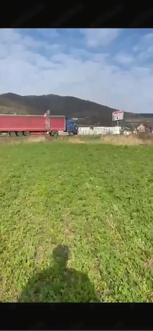 Teren intravilan cu intrare din DN17