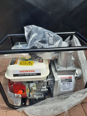 Vând Motopompă de Mare Capacitate pe Benzină   NOUĂ (Pornită o singură dată) - imagine 2