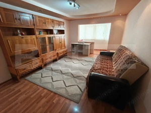 Apartament 3 camere decomandat zona Craiovita-Noua etaj 3\4