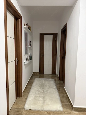 Proprietar, inchiriez apartament cu 3 camere + loc de parcare - imagine 2