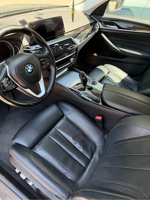 BMW seria 5 G30 520i 2019  - imagine 2