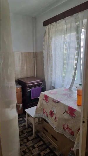 Garsonieră in zonă centrală, etaj 3 - imagine 3