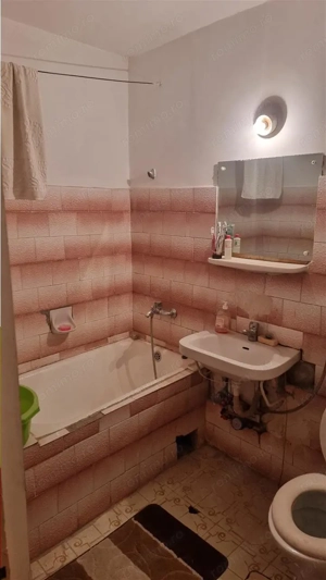 Garsonieră in zonă centrală, etaj 3 - imagine 4