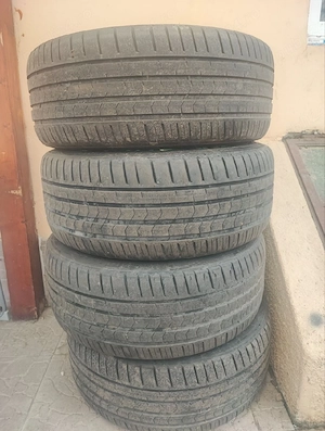 Cauciucuri de vară Vredstein 225X40 R18