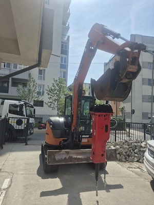Angajam operatori manitou si stivuitoristi