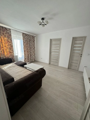 Închiriez apartament ultracentral 