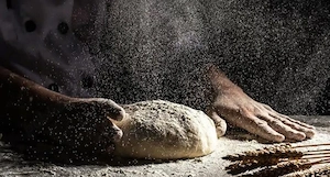 Angajăm Pizzer cu experiență . 