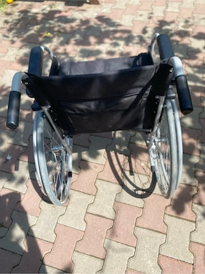 scaun cu rotile persoane dezabilitati
